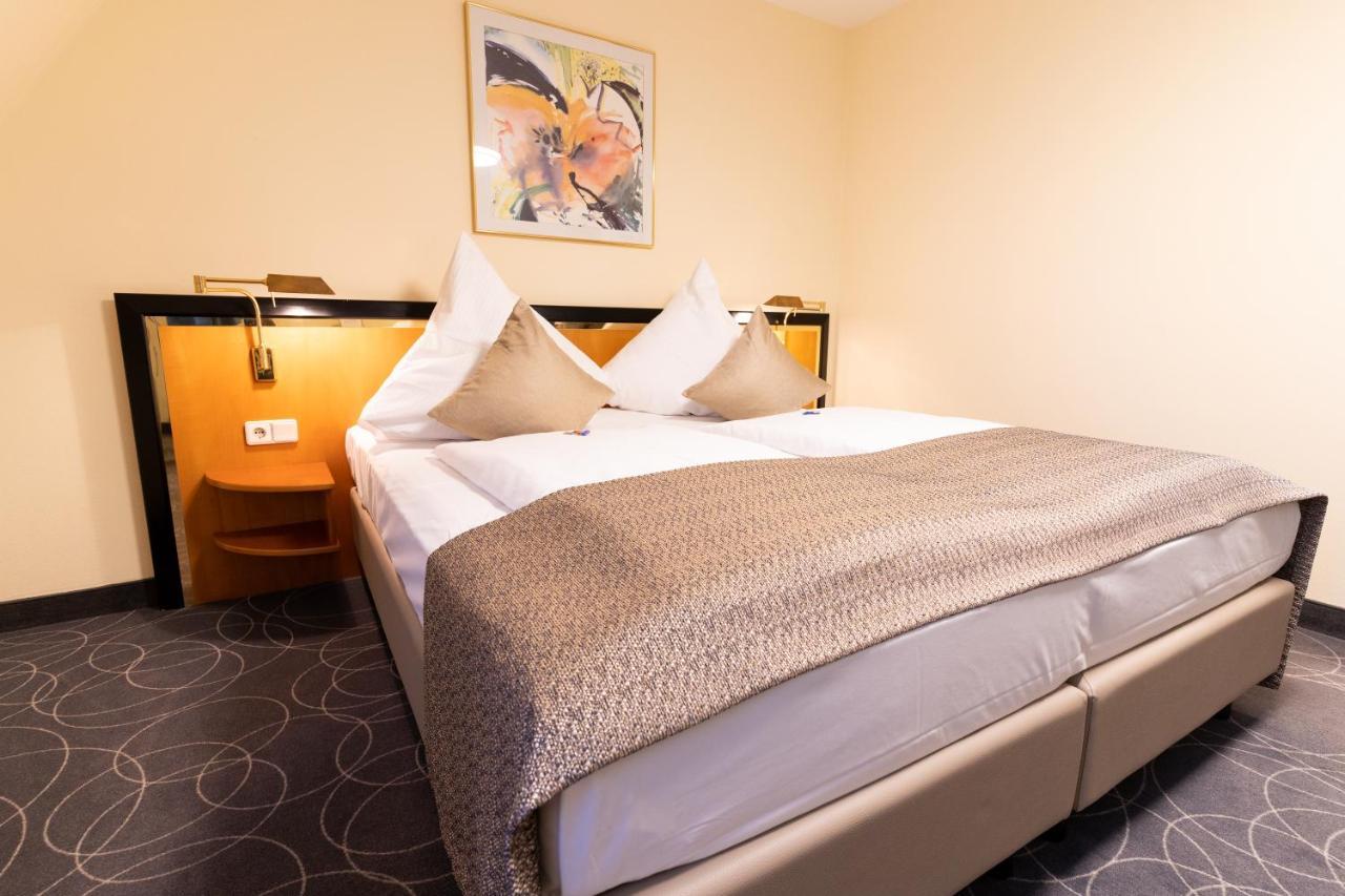 Hotel Am Stadtgarten ราดอล์ฟเซลล์ อัม โบเดนซี ภายนอก รูปภาพ